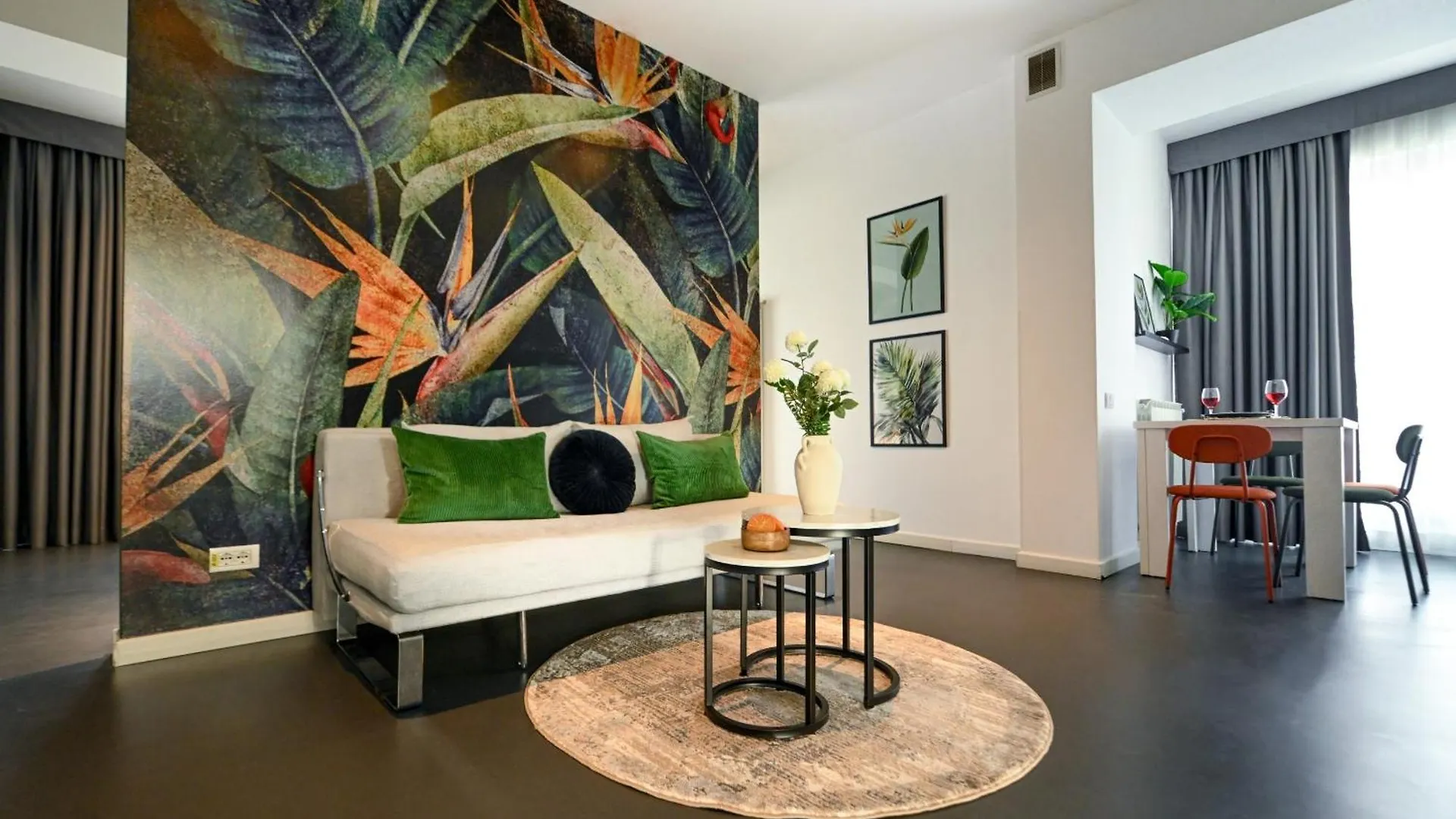 Urban Paradise - Modern Central Accommodation Bucarest