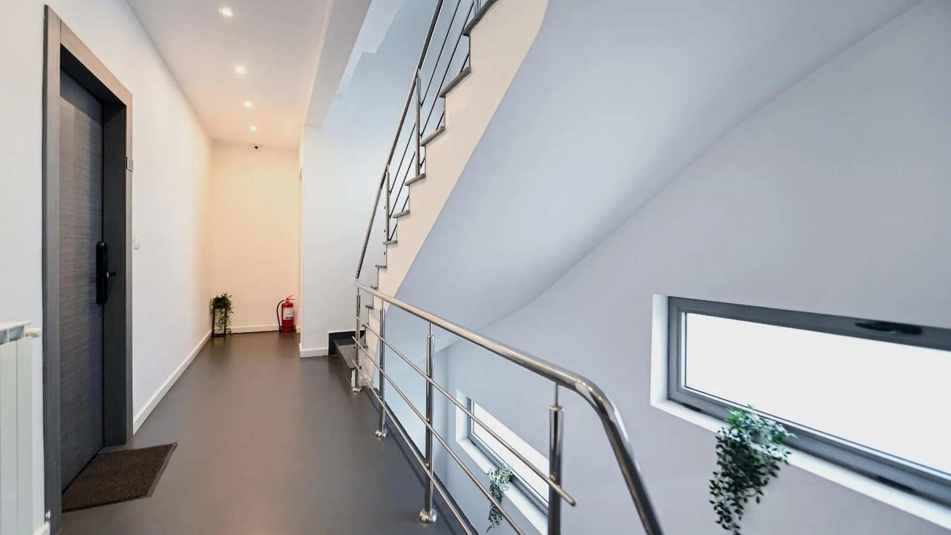 Urban Paradise - Modern Central Accommodation Bucarest 0*,