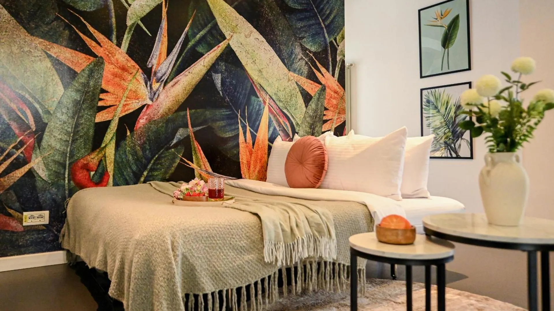 Urban Paradise - Modern Central Accommodation Bucarest
