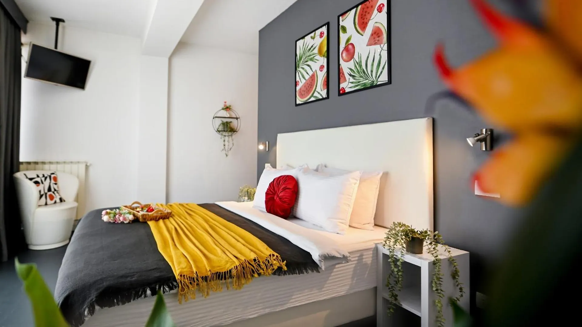 Urban Paradise - Modern Central Accommodation Bucarest