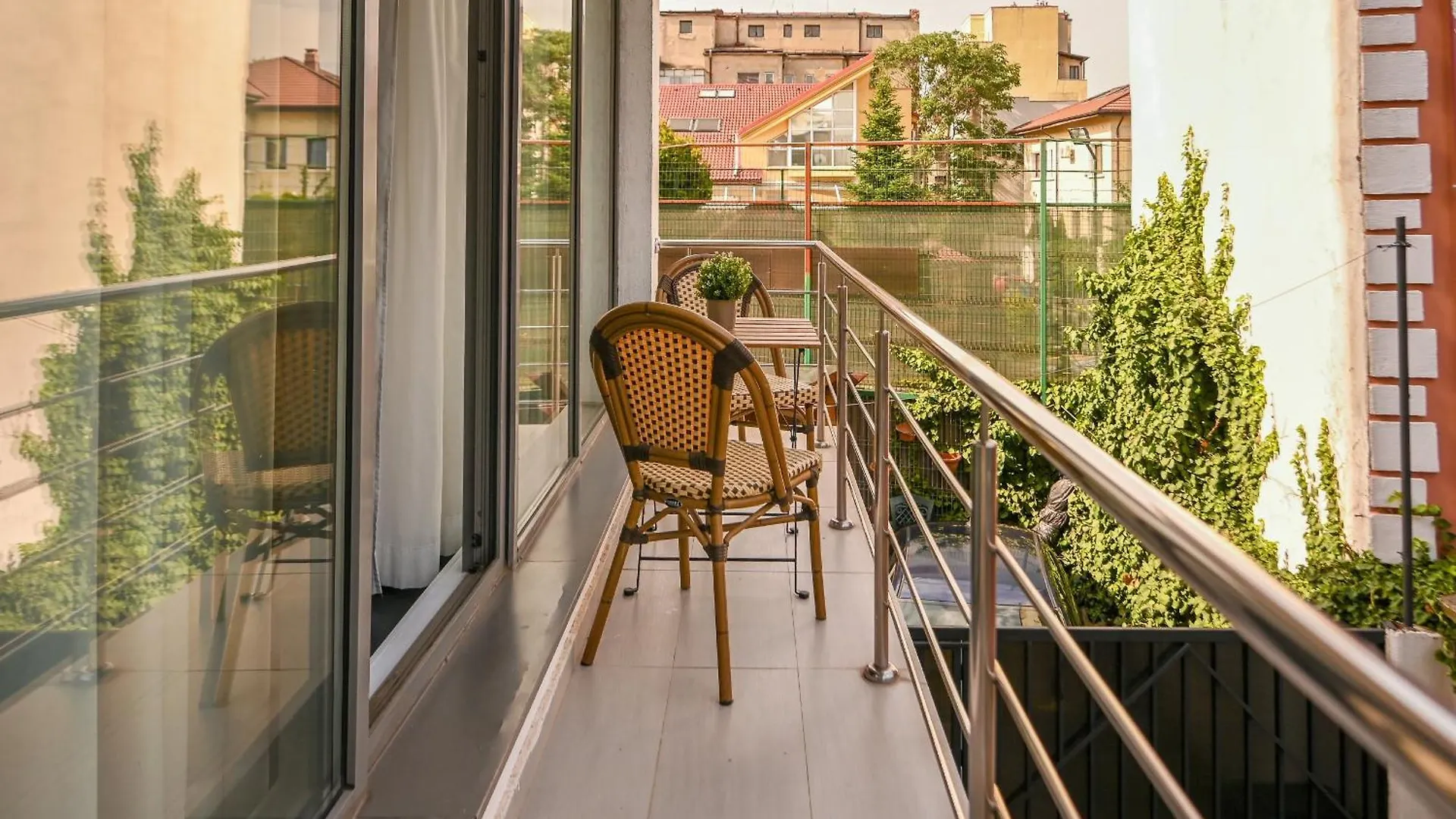 Urban Paradise - Modern Central Accommodation Bucarest