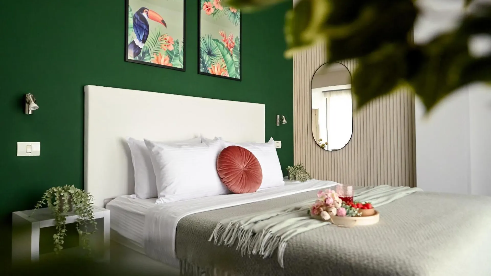 Urban Paradise - Modern Central Accommodation Bucharest