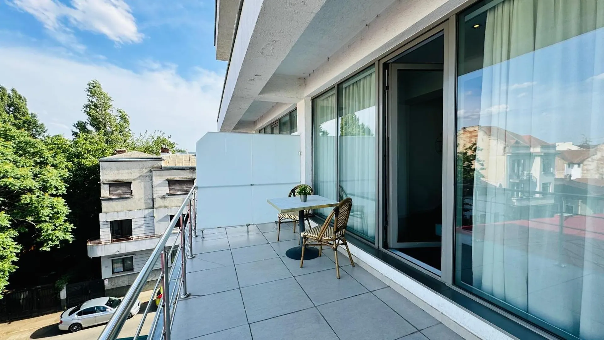Apartment Urban Paradise - Modern Central Accommodation Bucharest Romania